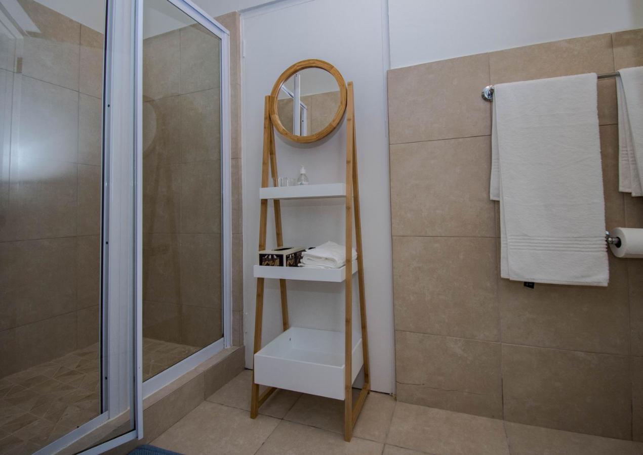 Garden- Pool Flat With Solar Electricity Съмърсет Уест Екстериор снимка